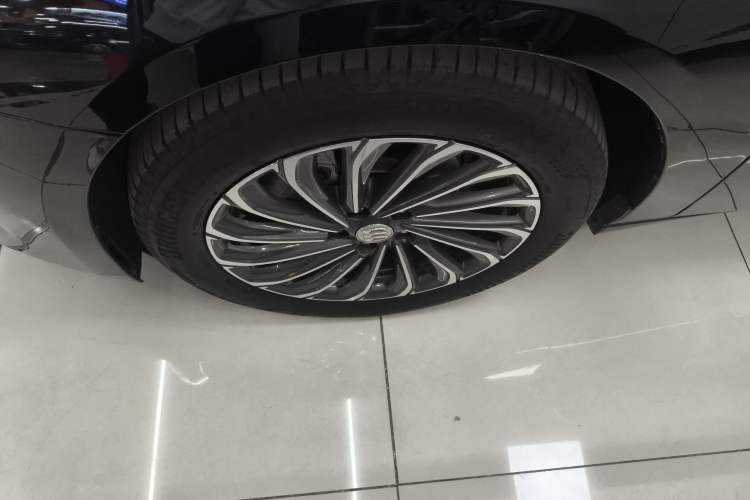 Used Buick LaCrosse 2023 28T Prestige Edition Left Front Wheel Hub