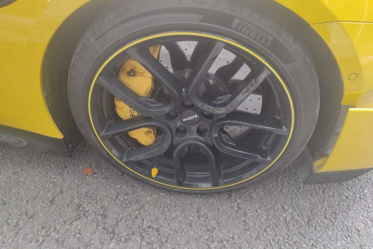 Used Xiaomi Auto SU7 Ultra 2025 Ultra Model Right Front Wheel Hub