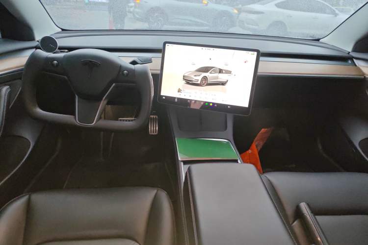 Used Tesla Model 3 2022 Performance High-Performance All-Wheel-Drive Version Interior 2