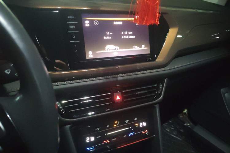 Used Volkswagen Tharu 2021 280TSI Two-Wheel Drive Comfort Edition Audio And AC Panel