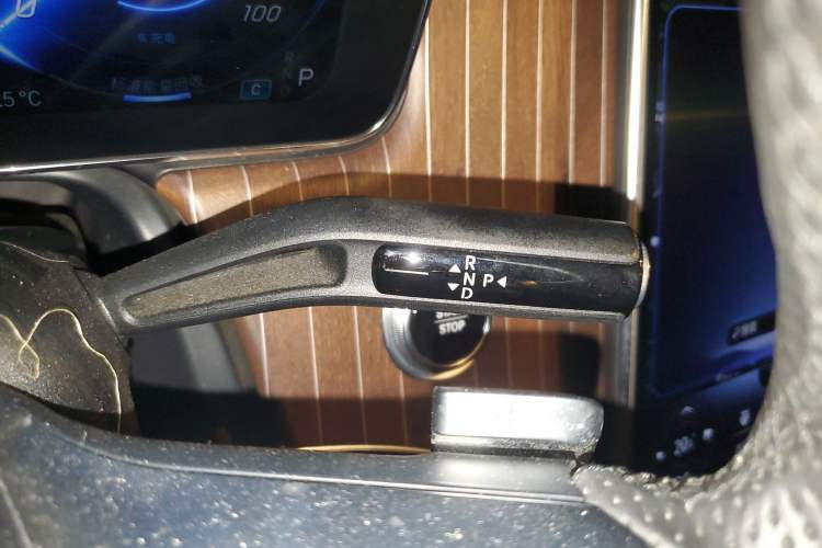 Used Mercedes-Benz EQE 2022 350 Luxury Edition Gear Lever