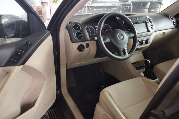 Used Volkswagen Tiguan 2015 1.8TSI Automatic Two-Wheel Drive Trend Edition Driver Seat