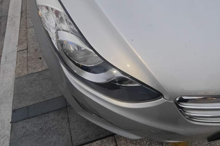 Used Hyundai Elantra (5th Generation / Langdong) 2012 1.6L Automatic Fashion Edition Right Front Headlight