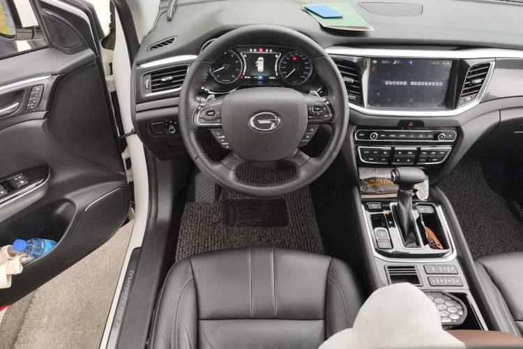 Used GAC Trumpchi GS7 2017 320T Two-Wheel-Drive Luxury Smart Connectivity Model
