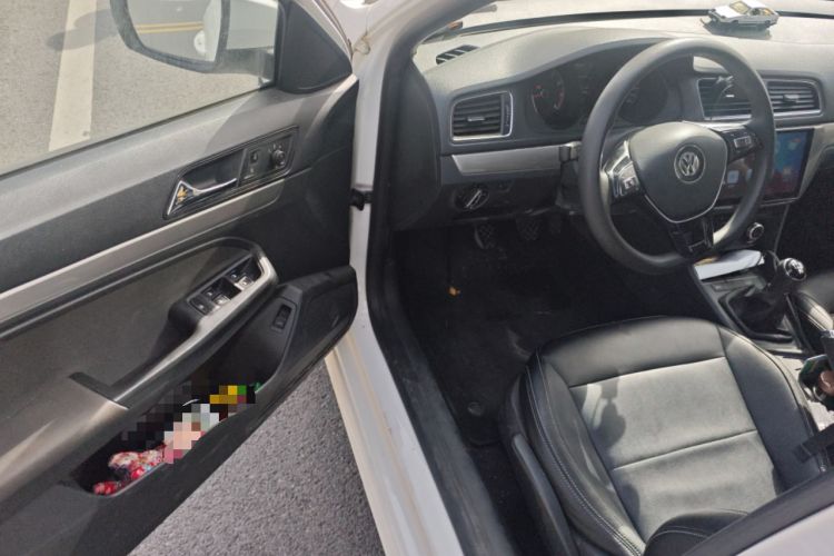 Used Volkswagen Lavida 2015 1.6L Manual Fashion Edition
