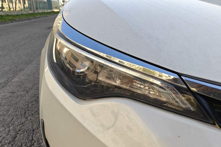 Used Toyota Levin 2017 Revised 185T CVT Elite Edition China V Standard Right Front Headlight