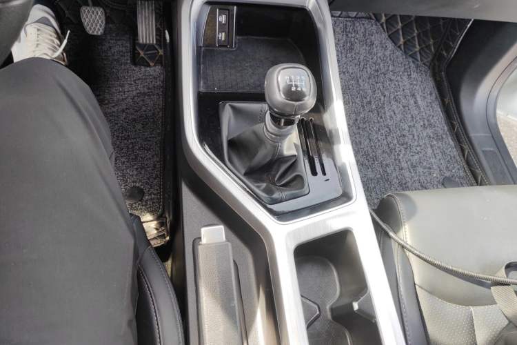 Used Wuling Jiachen 2022 1.5T Manual Comfort & Dynamic Version
