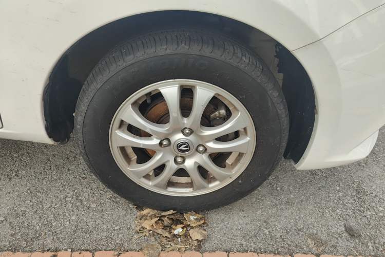 Used CHANGAN Alsvin V3 2015 1.4L Manual Warm-Hearted Model China IV Standard
