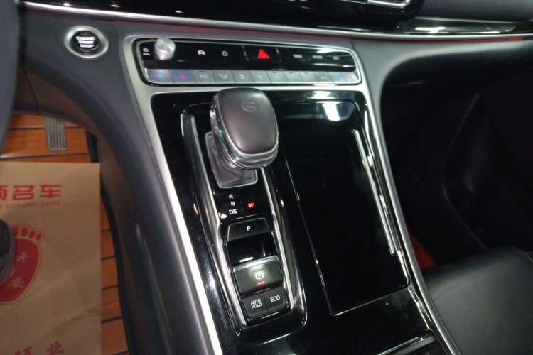 Used GAC Trumpchi M8 2021 Master Series 390T Prestige Edition Gear Lever