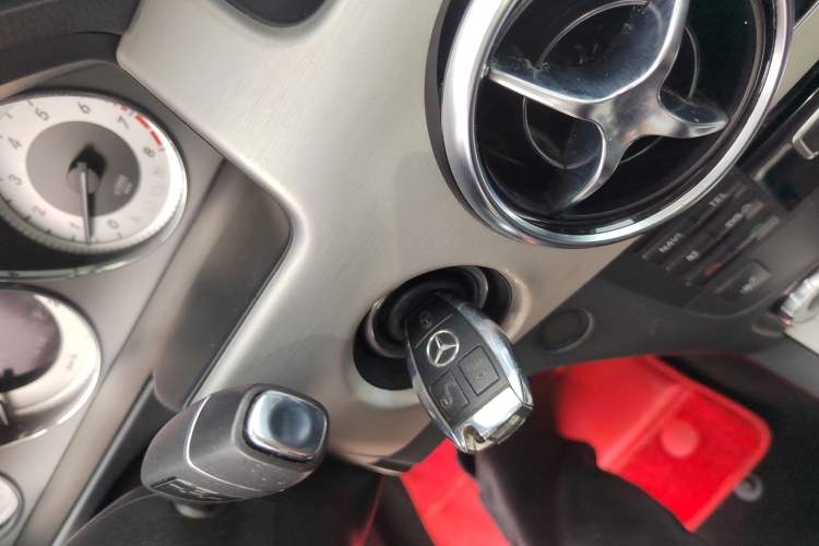 Used Mercedes-Benz GLK-Class 2013 GLK 300 4MATIC Dynamic Sunroof Model Vehicle Key