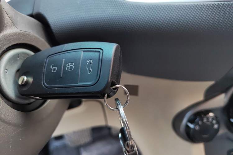 Used Ford Fiesta 2011 Hatchback 1.5L Automatic Fashion Edition Vehicle Key