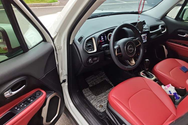 Used Jeep Renegade 2018 Connected Large Screen Version 180T Automatic High-Energy Edition