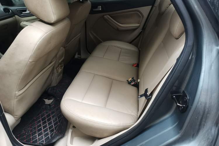 Used Ford Focus 2011 Sedan 1.8L Automatic Fashion Edition
