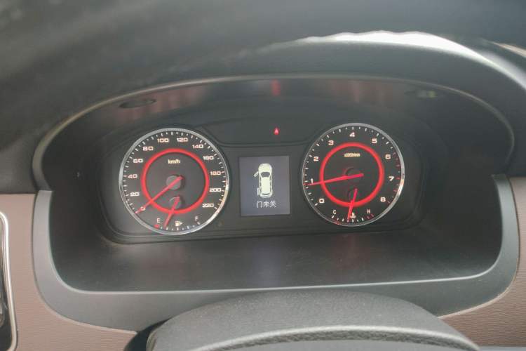 Used SAIC MAXUS G10 2016 2.0T Automatic Flagship Edition