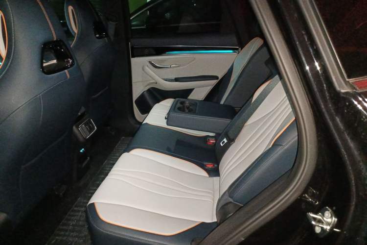 Used BYD Song PLUS New Energy 2024 HONOR Edition DM-i 71km Luxury Model
