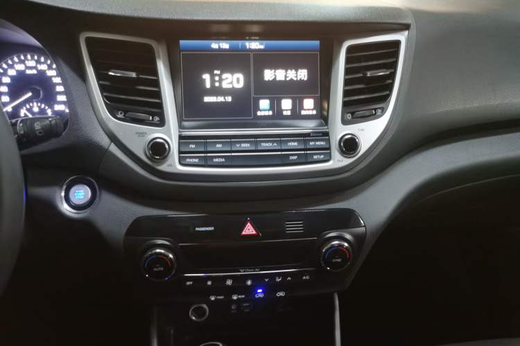 Used Hyundai Tucson 2015 1.6T Dual-Clutch Two-Wheel-Drive Smart Model Audio And AC Panel