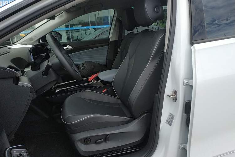 Used Volkswagen ID.6 X 2023 Pure Edition