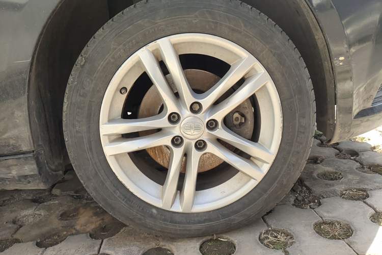 Used Bestune B30 2016 1.6L manual Comfort trim level
