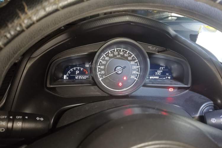 Used Mazda 3 Axela 2017 Hatchback 1.5L Automatic Comfort Model Emission Standard China V
