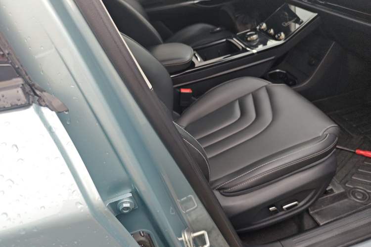 Used NETA U 2022 Zhi 400 Lithium-Nickel-Manganese-Cobalt Energy System
