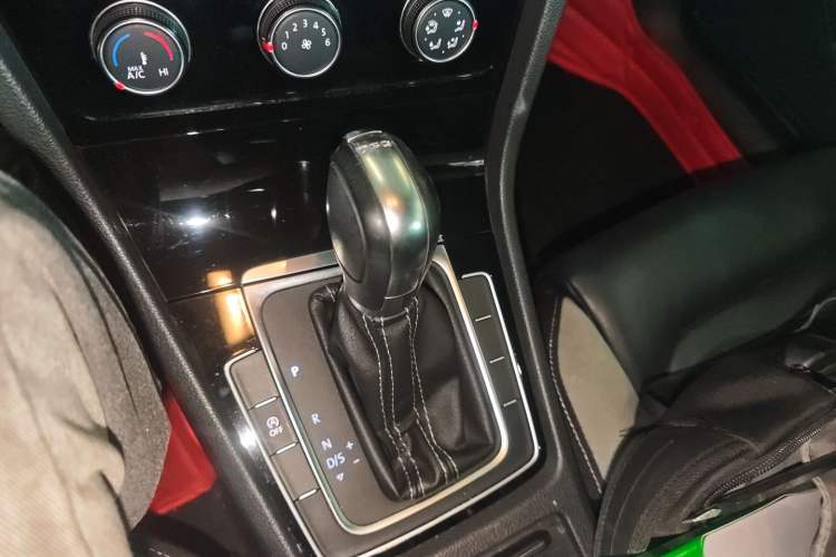 Used Volkswagen Golf 2016 1.4TSI Automatic R-Line