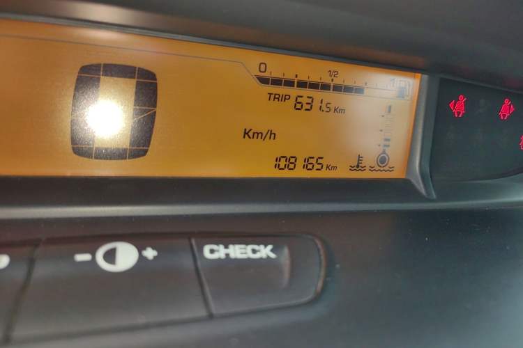 Used Citroen C-Quatre 2014 1.6L Manual Car Connectivity Edition Odometer Close Up