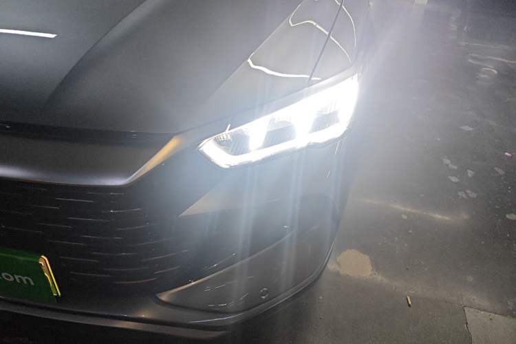 Used BYD Song Pro New Energy 2024 HONOR Edition DM-i 71KM Navigation Model
