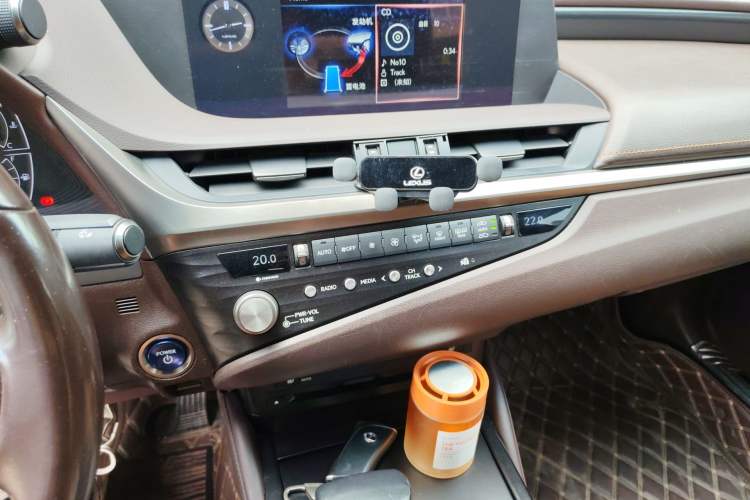 Used Lexus ES 2020 300h Premier Edition