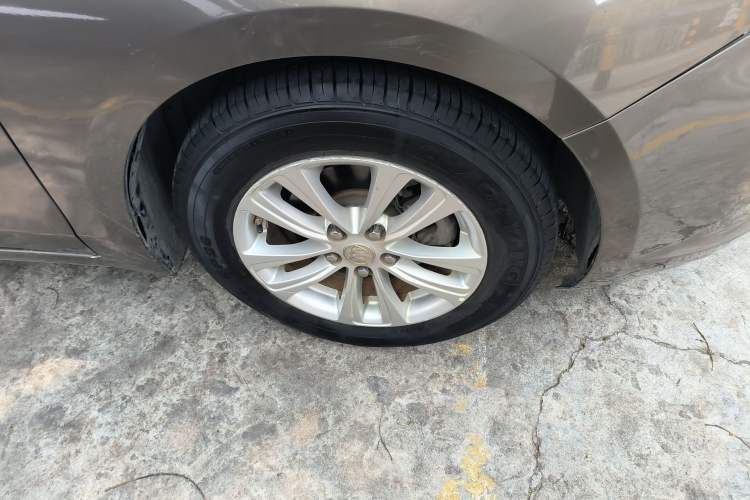 Used Buick GT 2017 15N Automatic Entry-Level Trim Right Front Wheel Hub