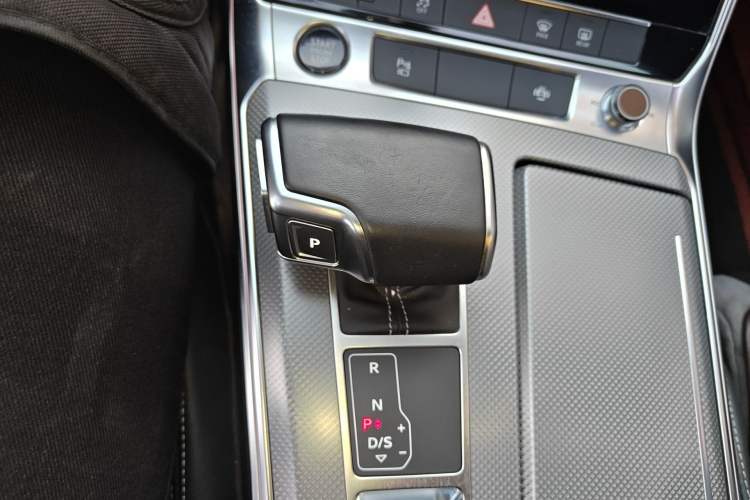 Used Audi A6L 2023 40 TFSI Luxury Dynamic Model Gear Lever