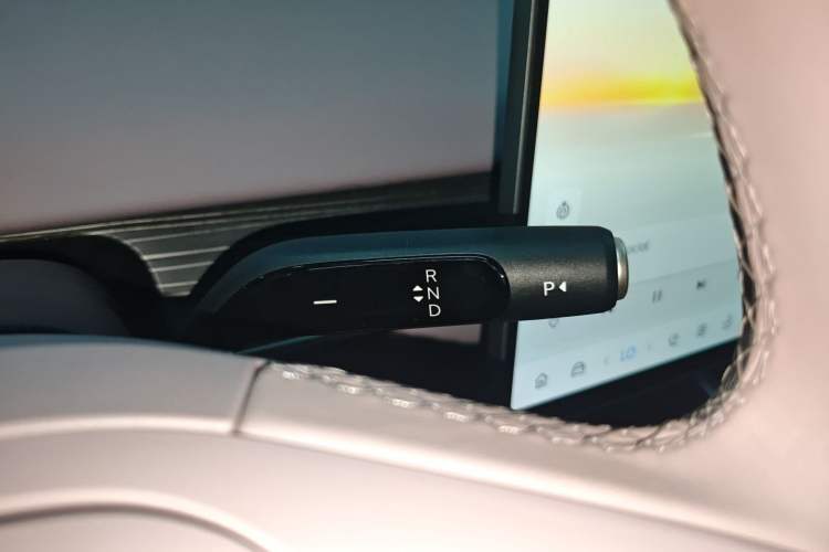 Used ONVO L60 2024 60 kWh Rear-Drive Version Gear Lever