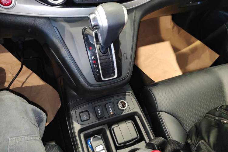 Used Honda CR-V 2015 2.4L two-wheel drive luxury version
