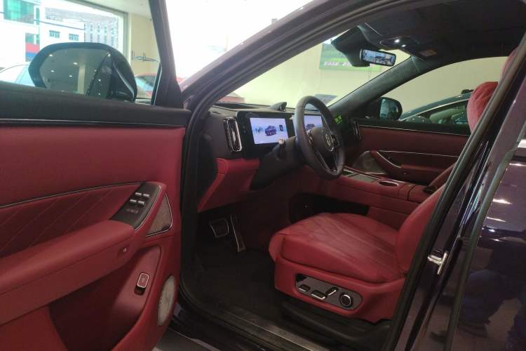 Used Hima AITO M8 2025 Model Pure Electric Max+ Five-Seat Long-Range Version
