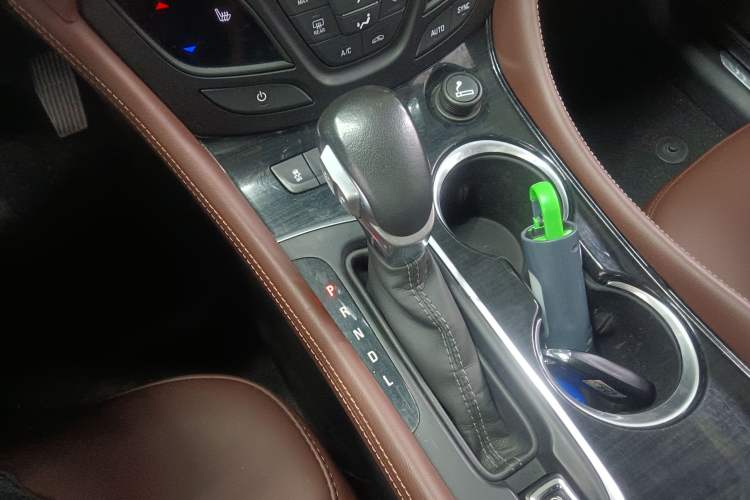 Used Buick Envision 2020 28T Four-Wheel Drive Elite Version Gear Lever