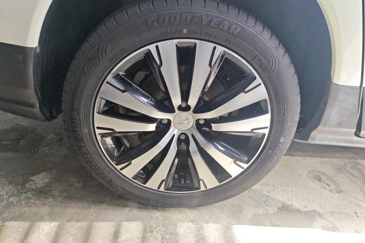 Used Peugeot 3008 2016 1.6THP Automatic Prestige Edition Right Rear Wheel Hub