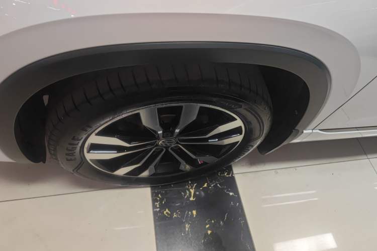 Used Volkswagen Tayron 2019 380TSI All-Wheel Drive R-Line China V-standard Left Front Wheel Hub