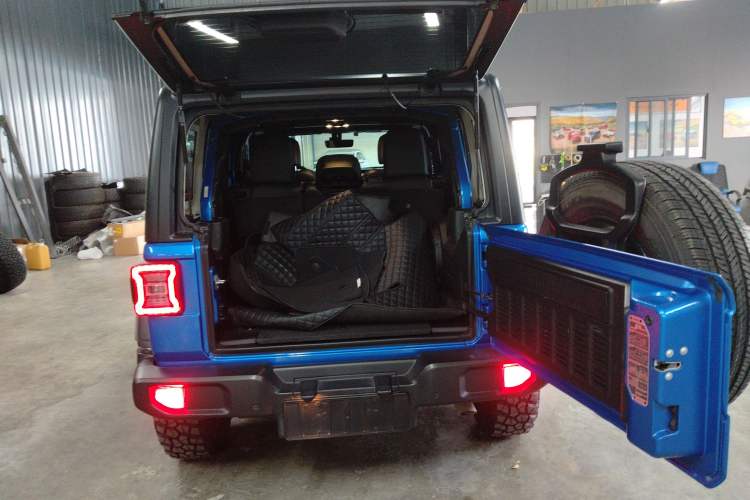 Used Jeep Wrangler 2021 2.0T Robin Hood Four-Door Edition