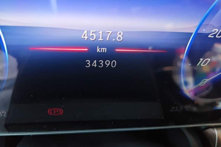 Used Mercedes-Benz EQE SUV 2023 350 4MATIC Luxury Edition Odometer Close Up