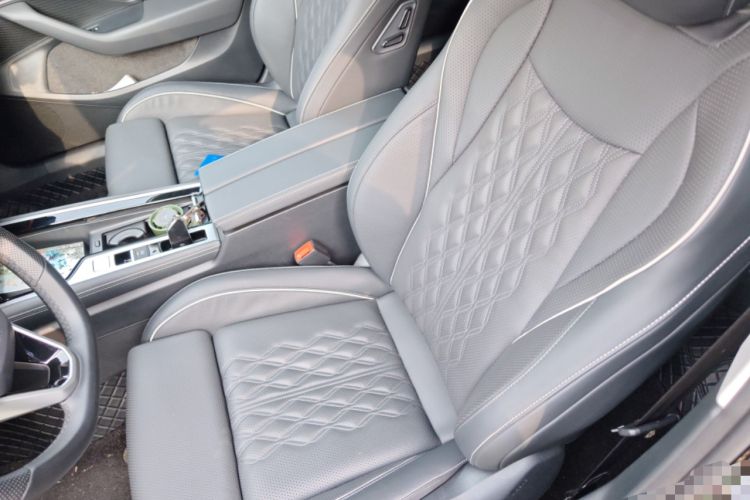 Used Volkswagen Magotan 2024 380TSI DSG Prestige Edition DaMai Package
