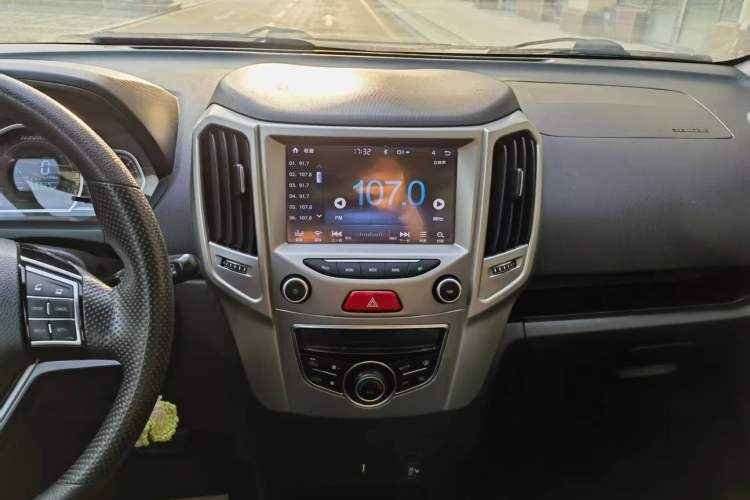 Used Haval H1 2017 Red-Label 1.5L AMT Comfort Model Audio And AC Panel