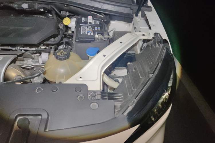 Used MG HS 2018 30T Automatic All-Wheel Drive Trophy Hormone-Infused Version China V Standard Right Front Headlight