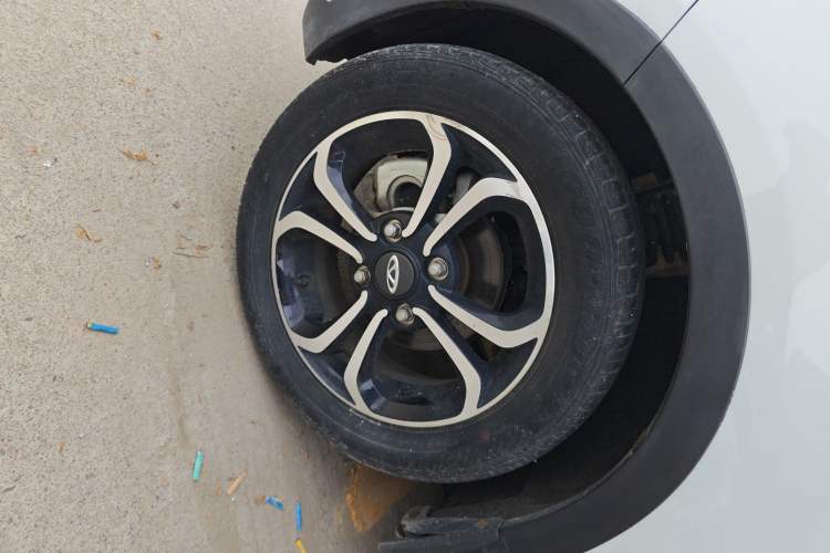 Used Chery QQ Little Ant 2021 200 000-Yuan Ant Fan Edition Talent Version Lithium Iron Phosphate 301 km Left Front Wheel Hub