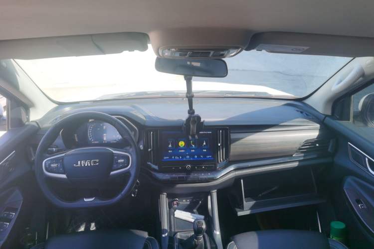 Used JMC Yusheng S350 2020 2.0T Manual 4x4 Gasoline Comfort Edition Center Console