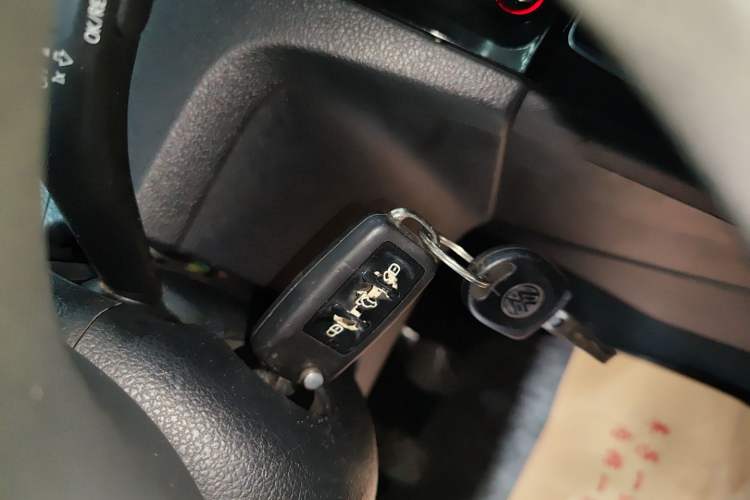 Used Volkswagen Santana 2015 1.6L Manual Comfort Edition