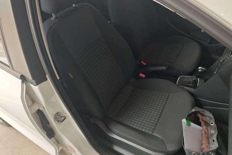 Used Volkswagen Polo 2014 1.6L Automatic Comfort Edition Right Front Seat