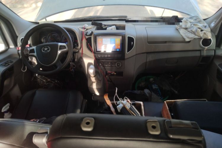 Used JAC Group Sunray 2019 1.9T Fuel-Efficient Platinum Edition 5-9 Seater Star Express Center Console