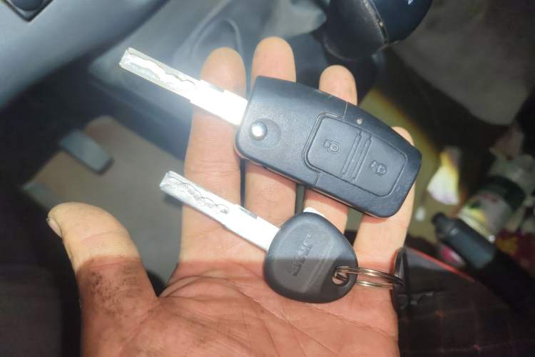 Used JMC Transit 2019 2.8T Commercial Version Long Wheelbase Mid-Roof 6-Seater Rear Single Tire China VI Emission Standard – JX493