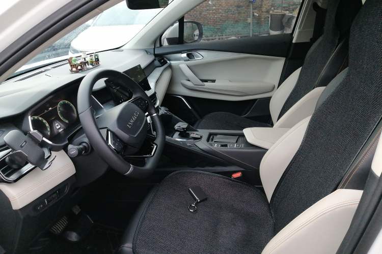 Used Lynk & Co 06 EM-P 2022 PHEV 84 km Range Pro Version