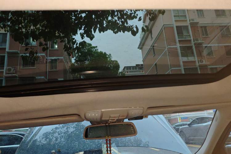 Used Mercedes-Benz E-Class 2011 E 300 L Fashion Prestige Model Headliner