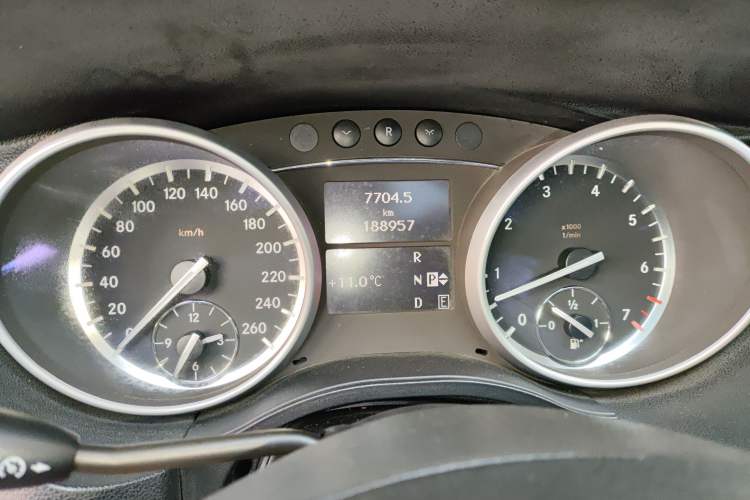 Used Mercedes-Benz R-Class 2010 R 350 L 4MATIC